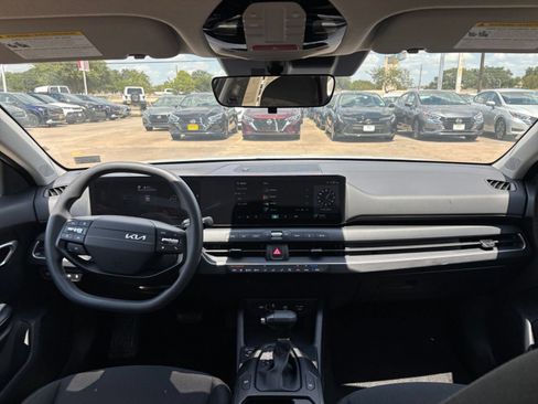 Used 2026 Kia K4 FWD image 32