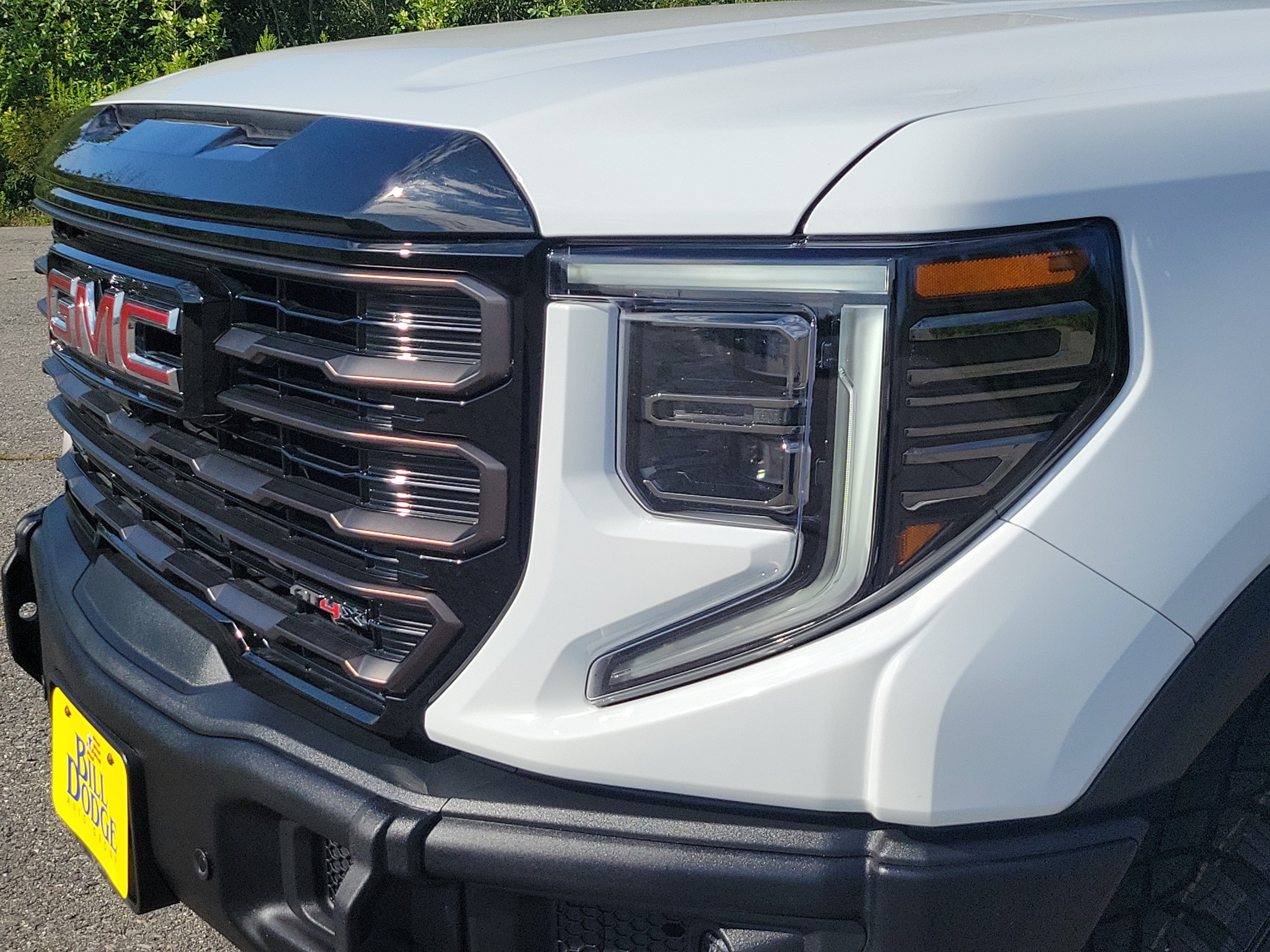 Used 2024 GMC Sierra 1500 AT4X AWD/4WD image 9