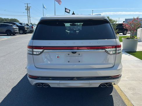 Used 2023 Lincoln Aviator Grand Touring w/ Equipment Group 301A AWD/4WD image 6