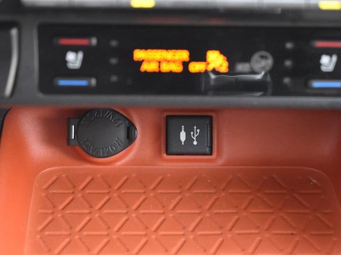 Used 2019 Toyota RAV4 Adventure AWD/4WD image 11