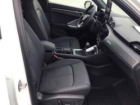New 2025 Audi Q3 2.0T Premium image 27