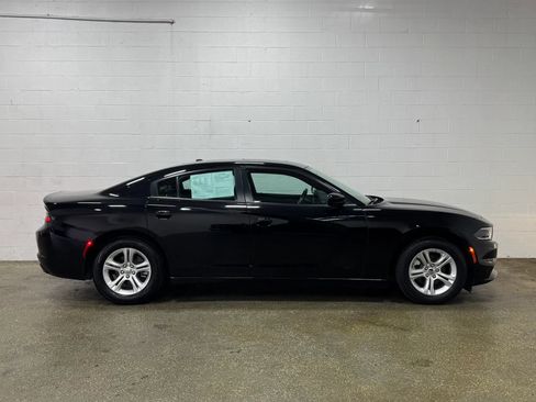 Used 2022 Dodge Charger SXT w/ Leather Interior Group RWD image 2