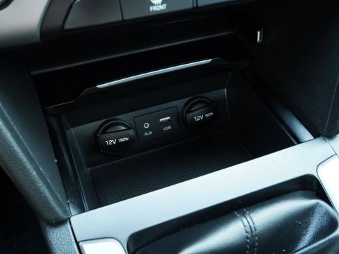 Used 2018 Hyundai Elantra SE FWD image 38