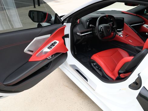 Used 2021 Chevrolet Corvette Stingray Preferred Conv w/ Z51 Performance Package RWD image 15