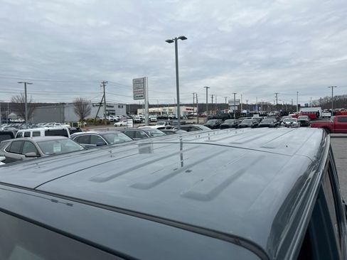 Used 2024 Jeep Wrangler Unlimited Sahara w/ Technology Group image 27