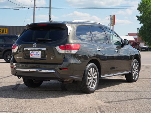 Used 2016 Nissan Pathfinder SV AWD/4WD image 3