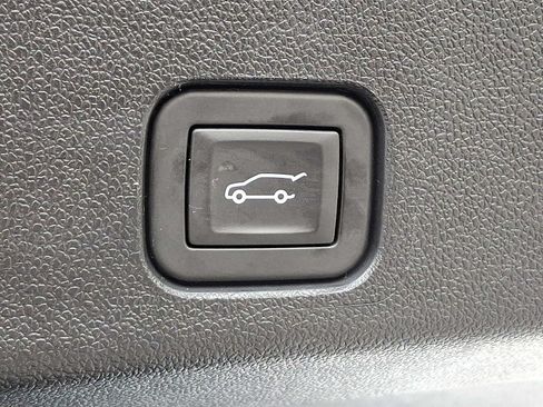 Used 2025 GMC Acadia Elevation AWD/4WD image 28