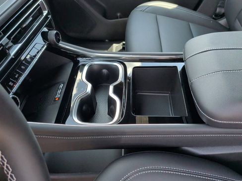 New 2026 Chevrolet Traverse LT w/ Midnight/Sport Edition FWD image 30