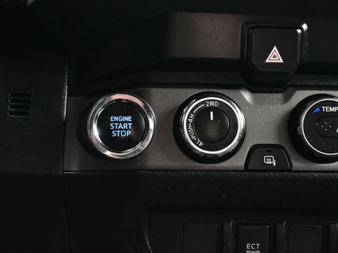 Used 2022 Toyota Tacoma TRD Sport image 22