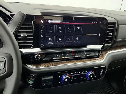 Used 2025 GMC Sierra 1500 Elevation image 17