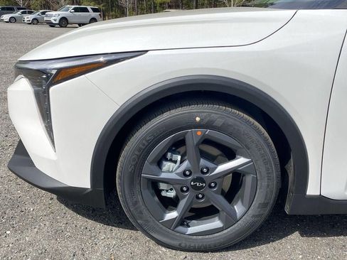 New 2026 Kia K4 LXS image 19