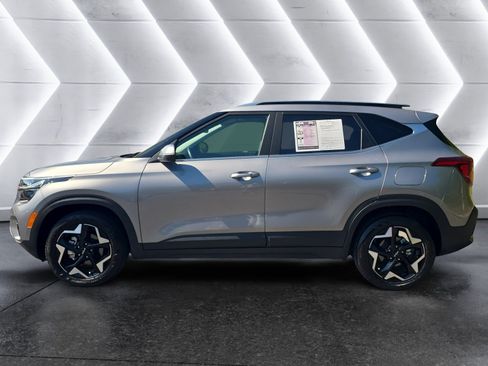 Used 2025 Kia Seltos EX w/ EX Sunroof Package FWD image 2