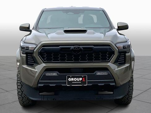 Used 2025 Toyota Tacoma TRD Sport image 4