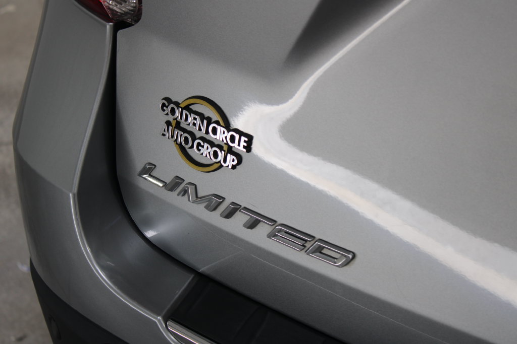 Used 2024 Ford Explorer Limited AWD/4WD image 21