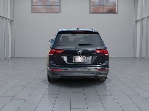 Used 2022 Volkswagen Tiguan SE image 7