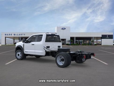 New 2026 Ford F450 4x4 SuperCab Super Duty image 4