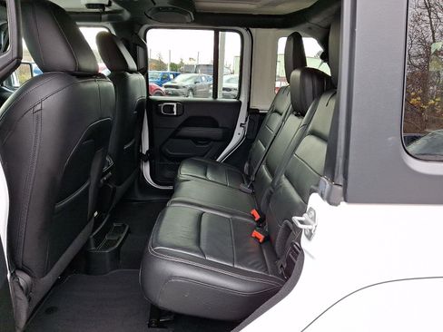 Certified 2018 Jeep Wrangler Unlimited Sahara image 10