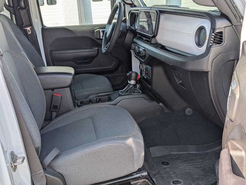 Used 2024 Jeep Wrangler Unlimited w/ Convenience Group AWD/4WD image 25