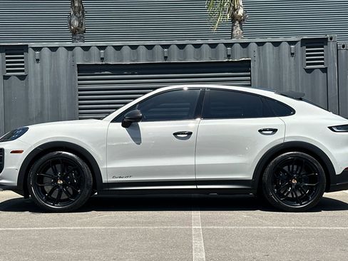 Certified 2025 Porsche Cayenne Turbo GT AWD/4WD image 2