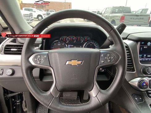 Used 2016 Chevrolet Suburban LT image 23