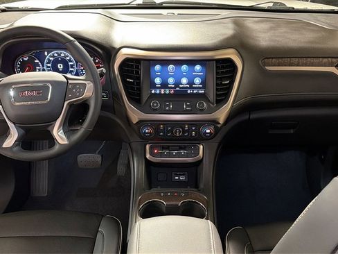 Used 2023 GMC Acadia Denali w/ Denali Ultimate Package image 18