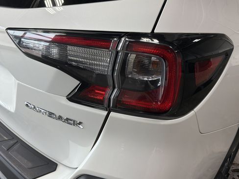 Certified 2025 Subaru Outback Premium AWD/4WD image 17