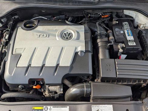 Used 2014 Volkswagen Golf TDI image 20