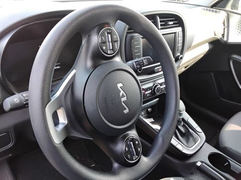 Used 2024 Kia Soul LX FWD image 7