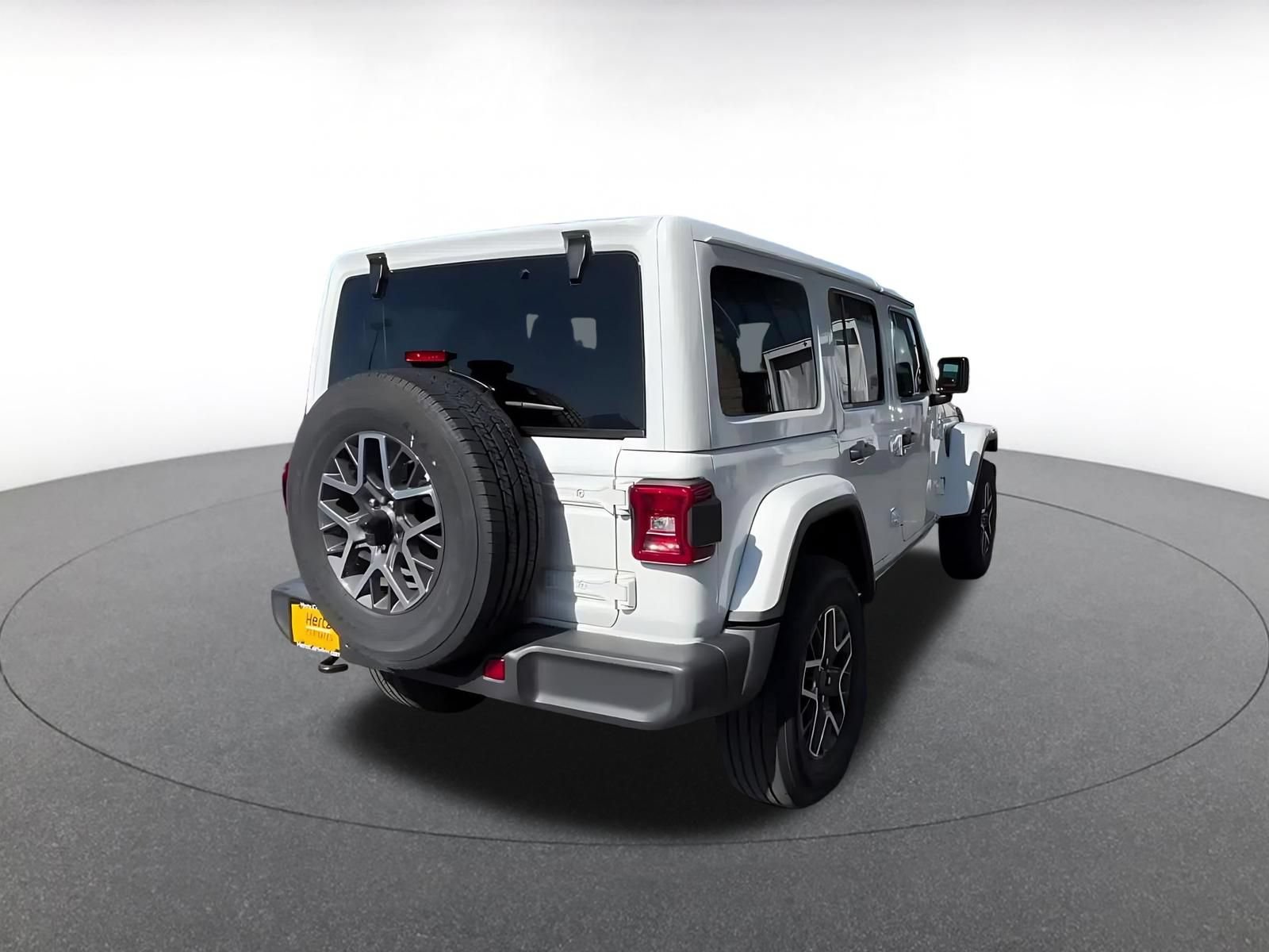 Used 2025 Jeep Wrangler Unlimited Sahara AWD/4WD image 14