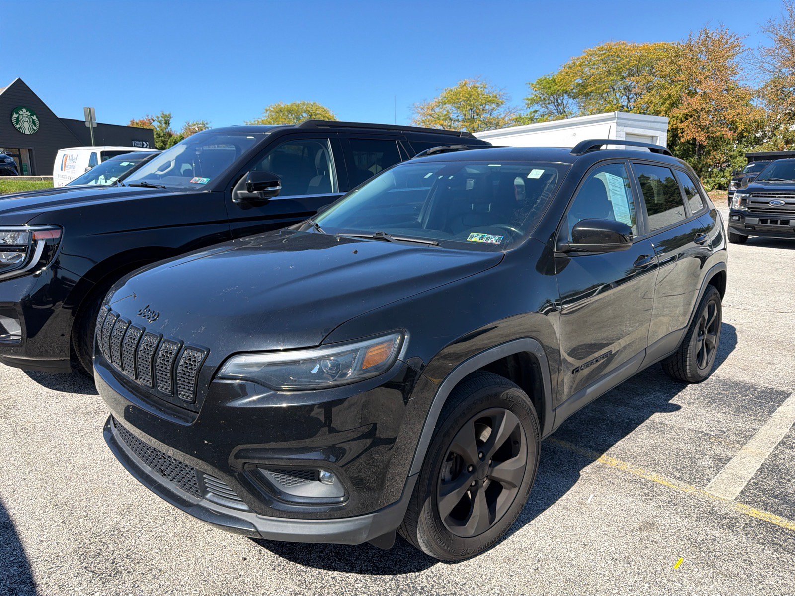 Used 2019 Jeep Cherokee Latitude Plus AWD/4WD image 1
