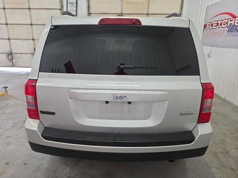 Used 2013 Jeep Patriot Latitude image 12