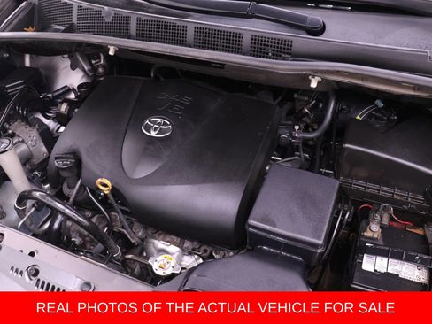 Used 2019 Toyota Sienna XLE image 16