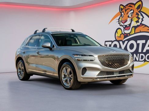 Used 2023 Genesis GV70 2.5T AWD/4WD image 3