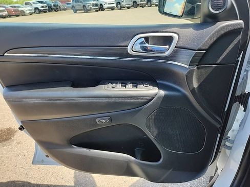 Used 2022 Jeep Grand Cherokee Limited AWD/4WD image 29