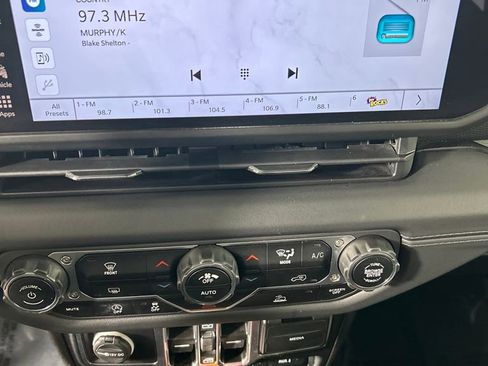 Used 2024 Jeep Wrangler Unlimited Rubicon image 14