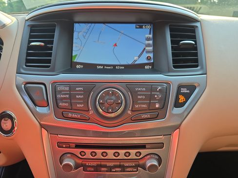 Used 2019 Nissan Pathfinder SL FWD image 19
