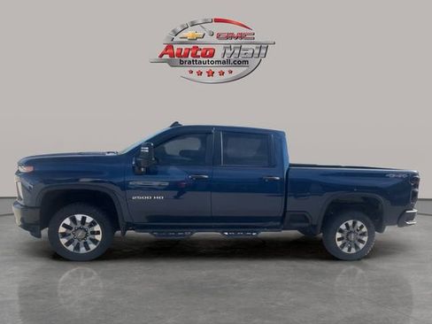 Used 2022 Chevrolet Silverado 2500 Custom w/ Custom Value Package image 2