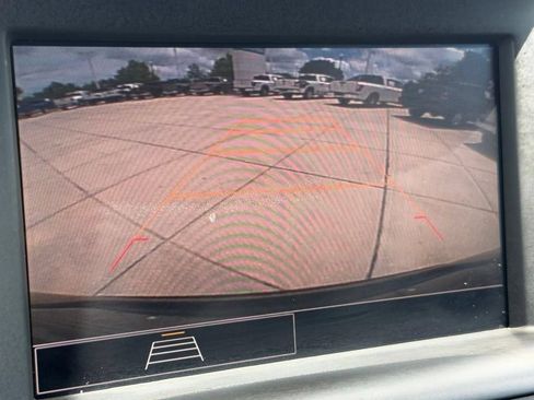 Used 2023 GMC Terrain SLE FWD image 17