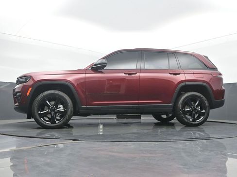 New 2025 Jeep Grand Cherokee Limited w/ Luxury Tech Group II image 47