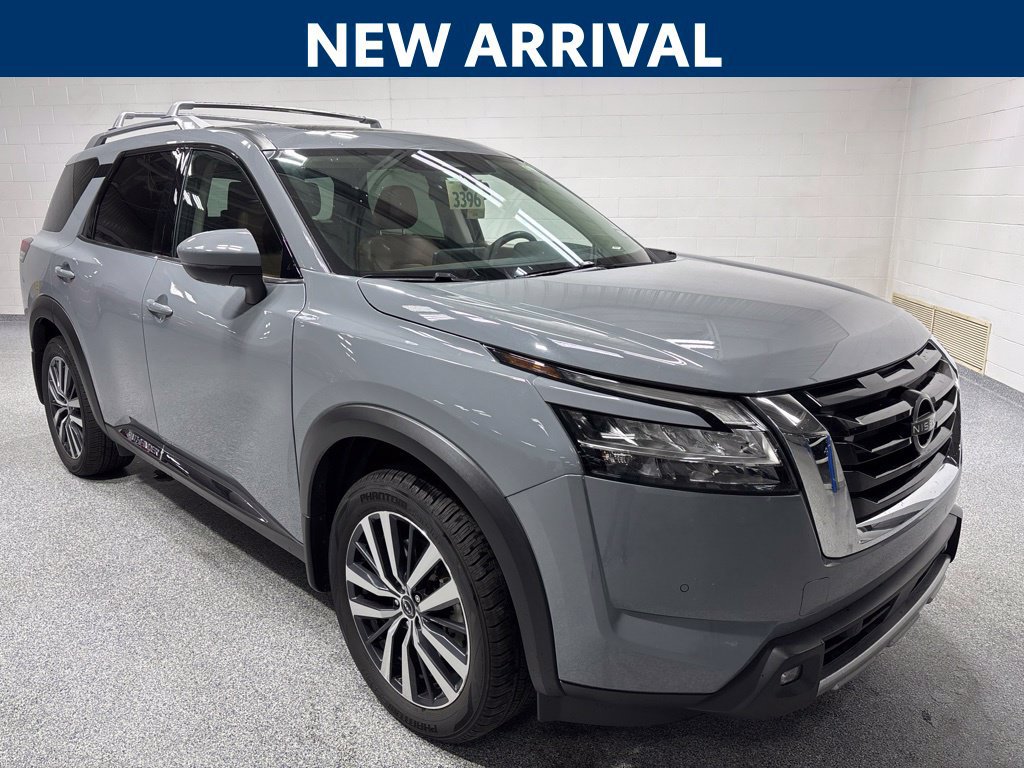 Used 2022 Nissan Pathfinder Platinum w/ Cargo Package AWD/4WD image 1