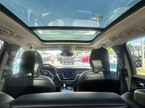 Used 2023 Volvo XC60 B5 Core w/ Climate Package AWD/4WD image 14