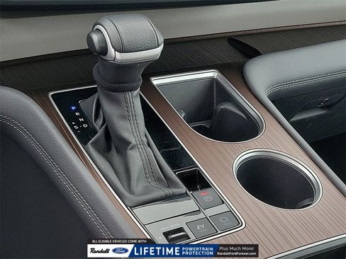 Used 2024 Toyota Sienna XLE image 18