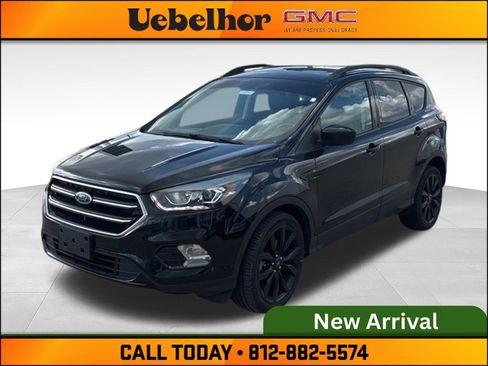 Used 2018 Ford Escape SE w/ SE Sport Appearance Package AWD/4WD image 9