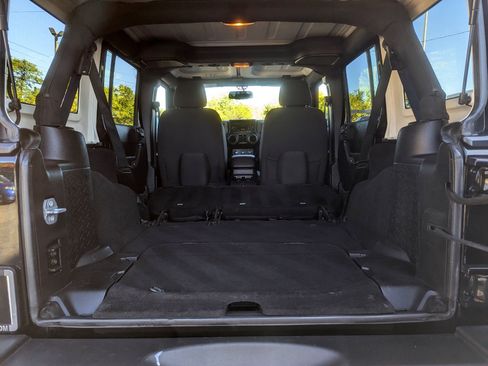 Used 2015 Jeep Wrangler Unlimited Sport w/ Quick Order Package 24S image 42