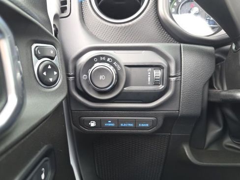 Used 2025 Jeep Wrangler Unlimited Rubicon 4xe w/ Safety Group AWD/4WD image 23