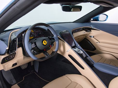 Certified 2025 Ferrari Roma Spider RWD image 4