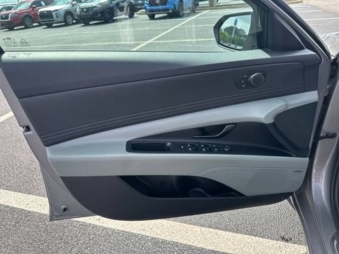 Used 2024 Hyundai Elantra Limited FWD image 12