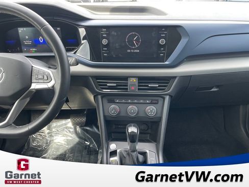 Used 2022 Volkswagen Taos SE w/ Panoramic Sunroof Package image 18