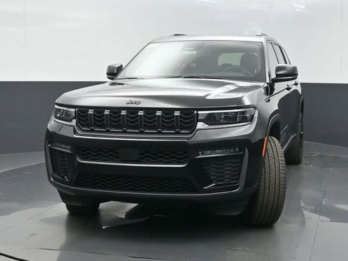 New 2026 Jeep Grand Cherokee L Limited w/ Limited Altitude Package AWD/4WD image 3