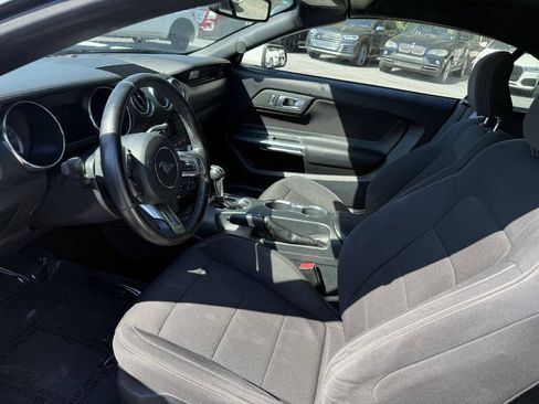 Used 2016 Ford Mustang Convertible RWD image 10
